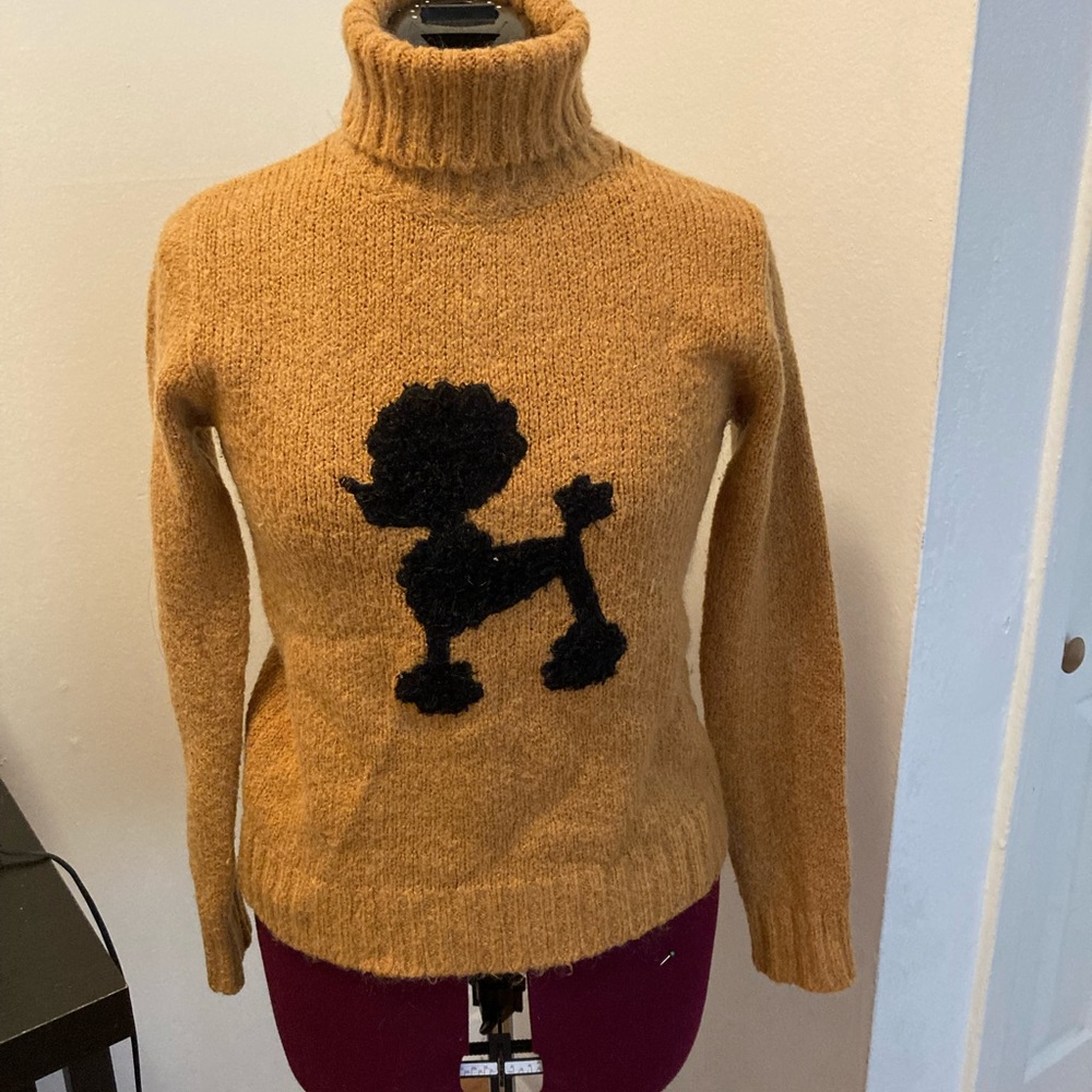 Poodle turtleneck
